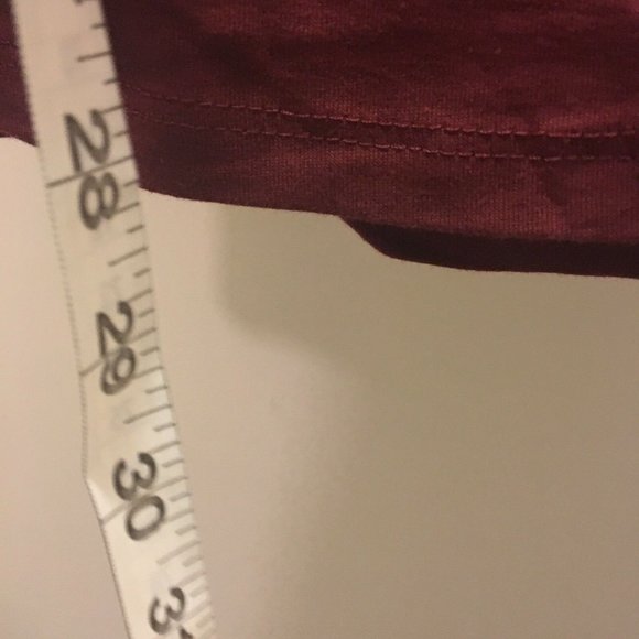 Torrid Women's Size 0 Burgundy Gold Cleveland Cavaliers V-Neck Tee Shirt NEW NWT - Picture 4 of 4